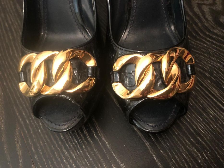 Sandale Louis Vuitton, vintage, stare foarte bună, masura 37 1/2!