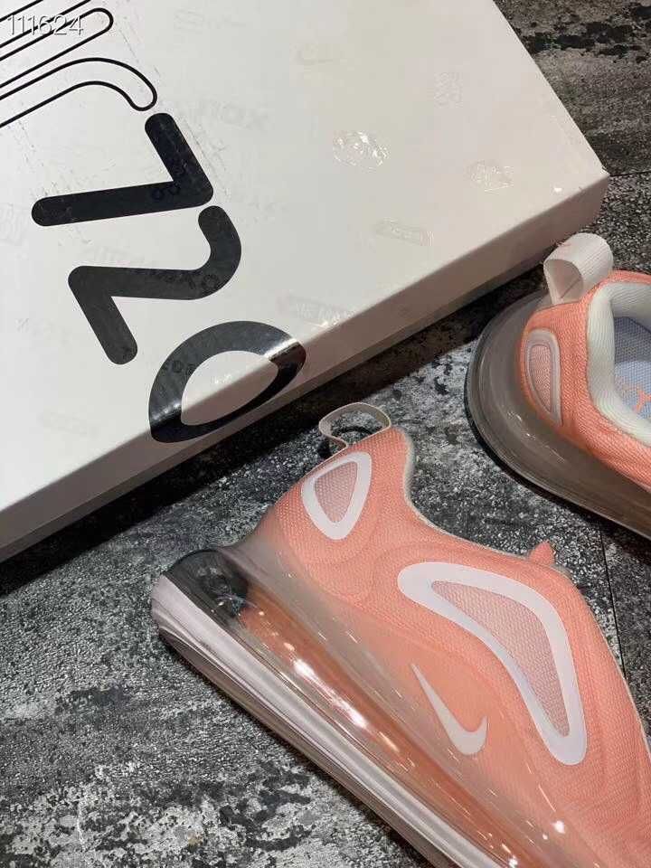 Оригинални дамски маратонки Nike Air max 720 налични 38 и 39