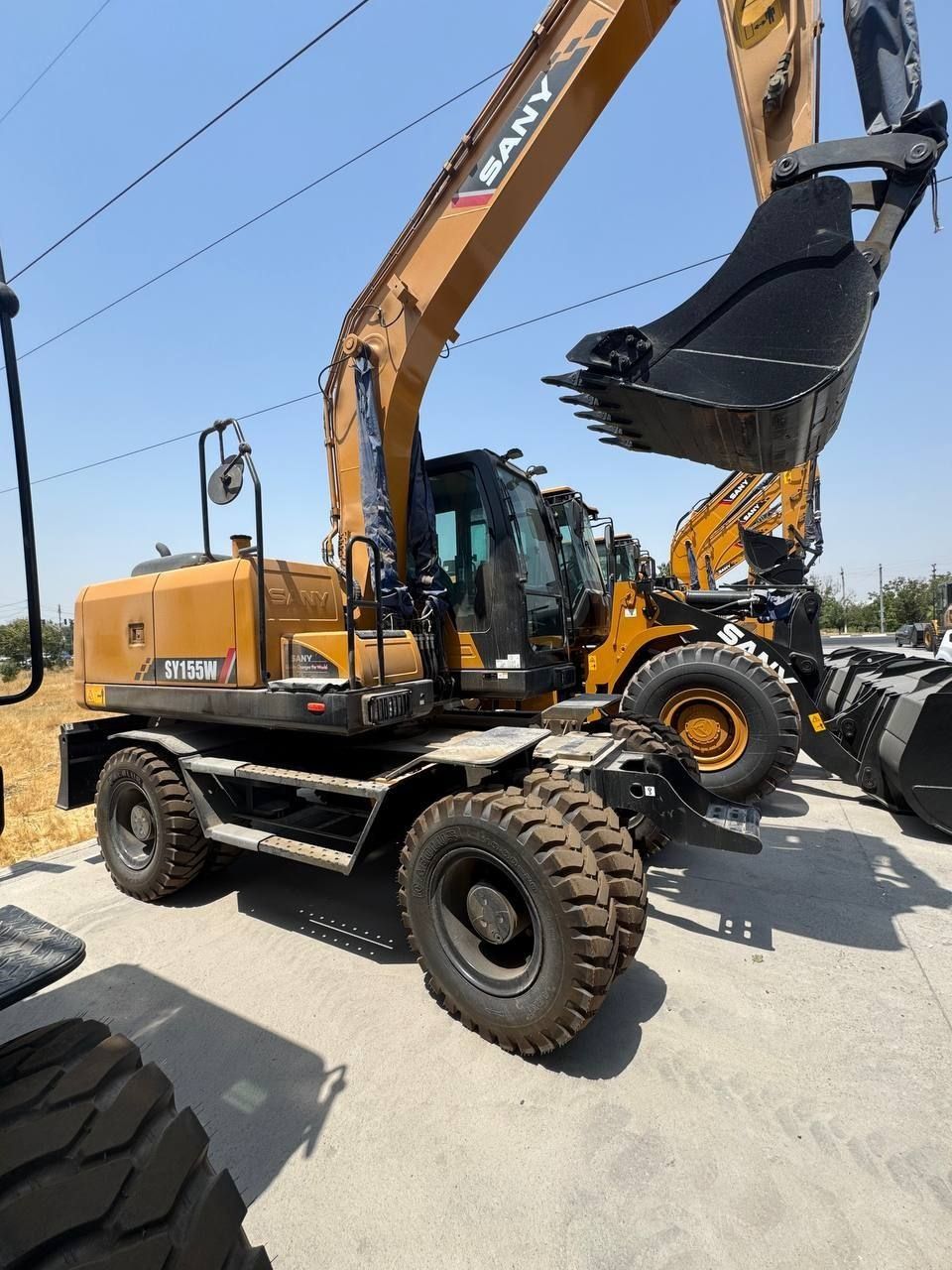 Экскаватор SY155W