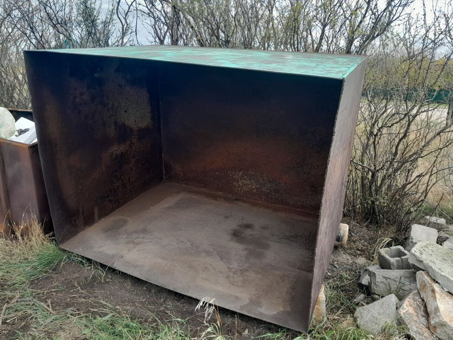 Продам металлическую ёмкость,  бак