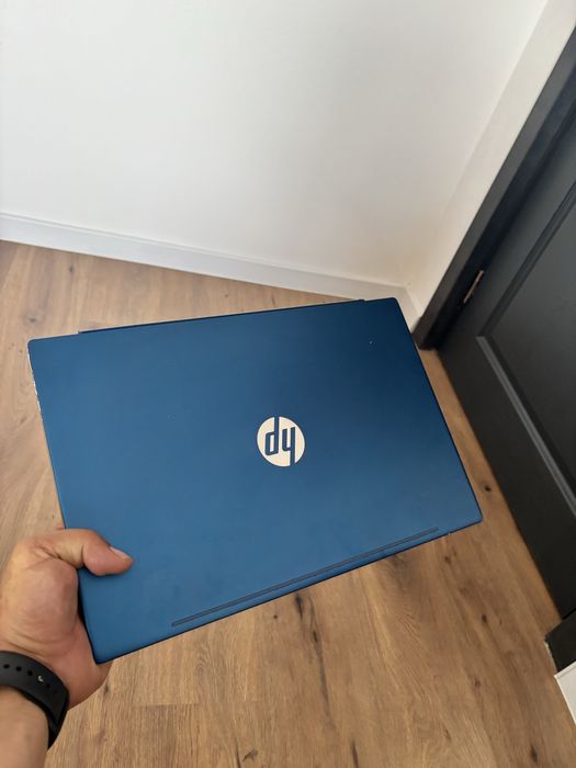 Hp Albastru cu ryzen 5.