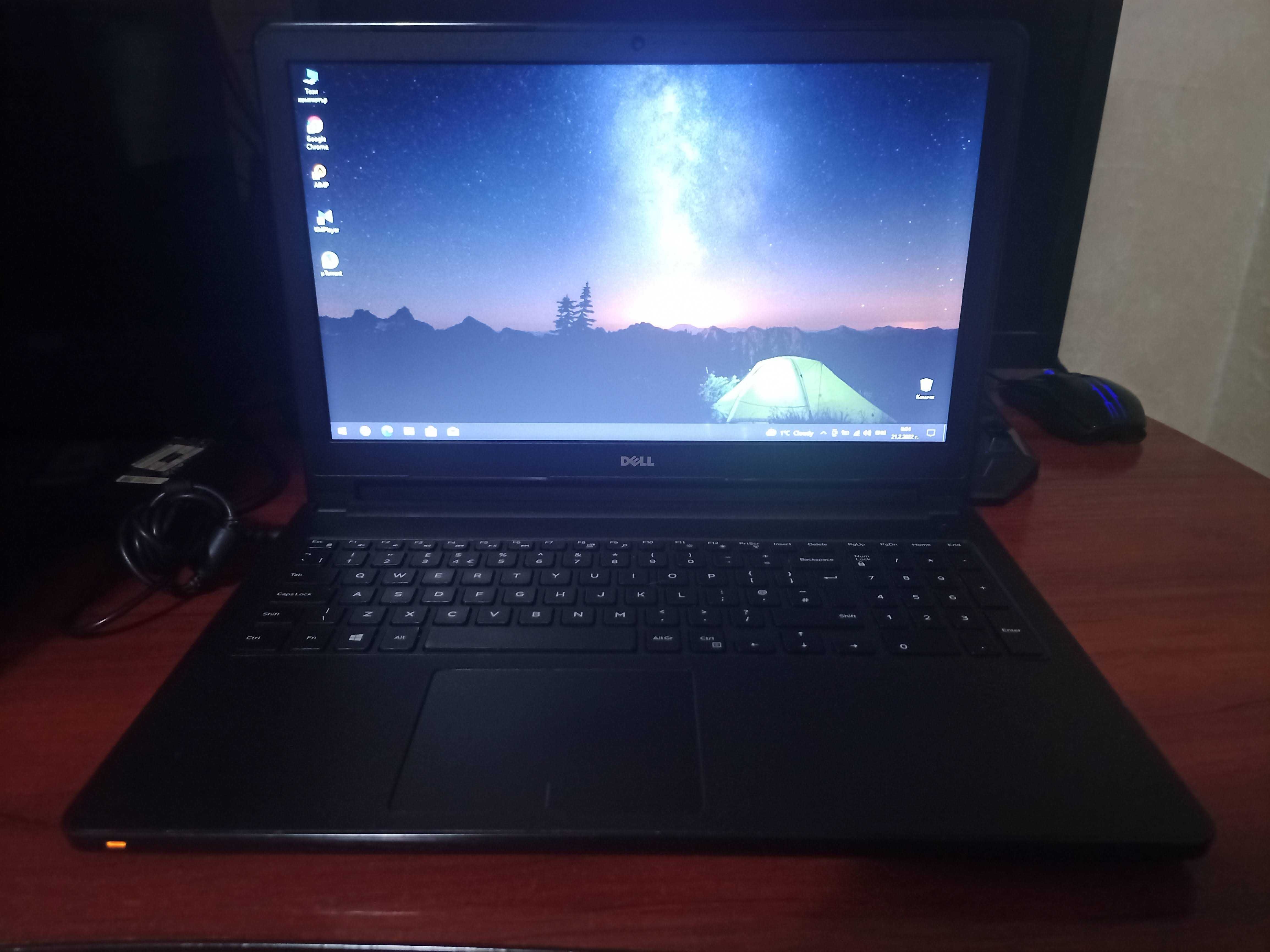 Лаптоп DELL Vostro 3559 i5-6200U / Full HD /SSD 128GB + HDD 500 GB