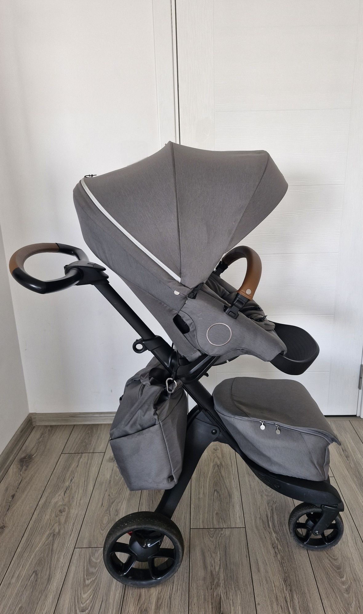 Бебешка количка "STOKKE XPLORY X" и всички допълнителни аксесоари!