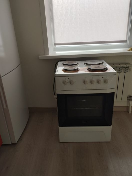 Продам электроплиту Дарина.