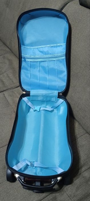 Продаётся детский чемодан