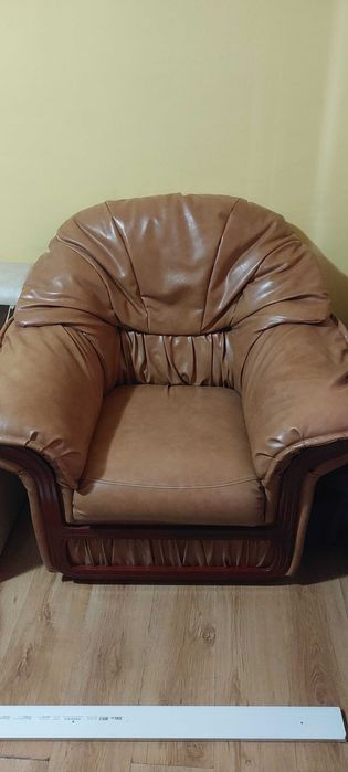 Scaun si fotoliu din piele