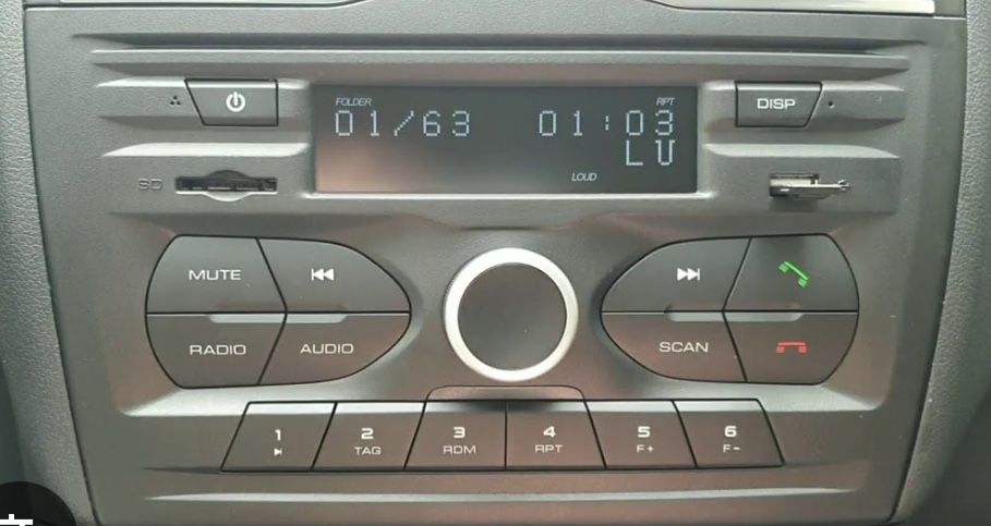 Продам автомагнитола лада гранты оригинал.