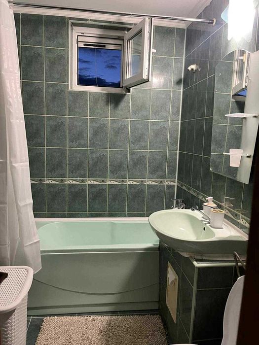 Inchiriez apartament in regim hotelier 200 lei