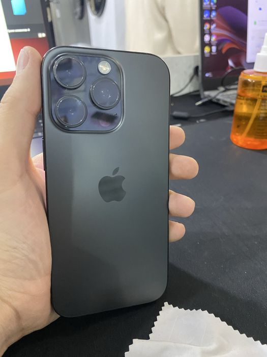 iPhone 16 pro black