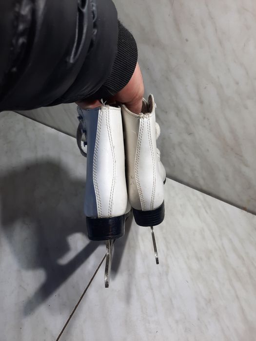 Patine gheata 369 patinaj artistic marime eu 34 ( 22 cm)