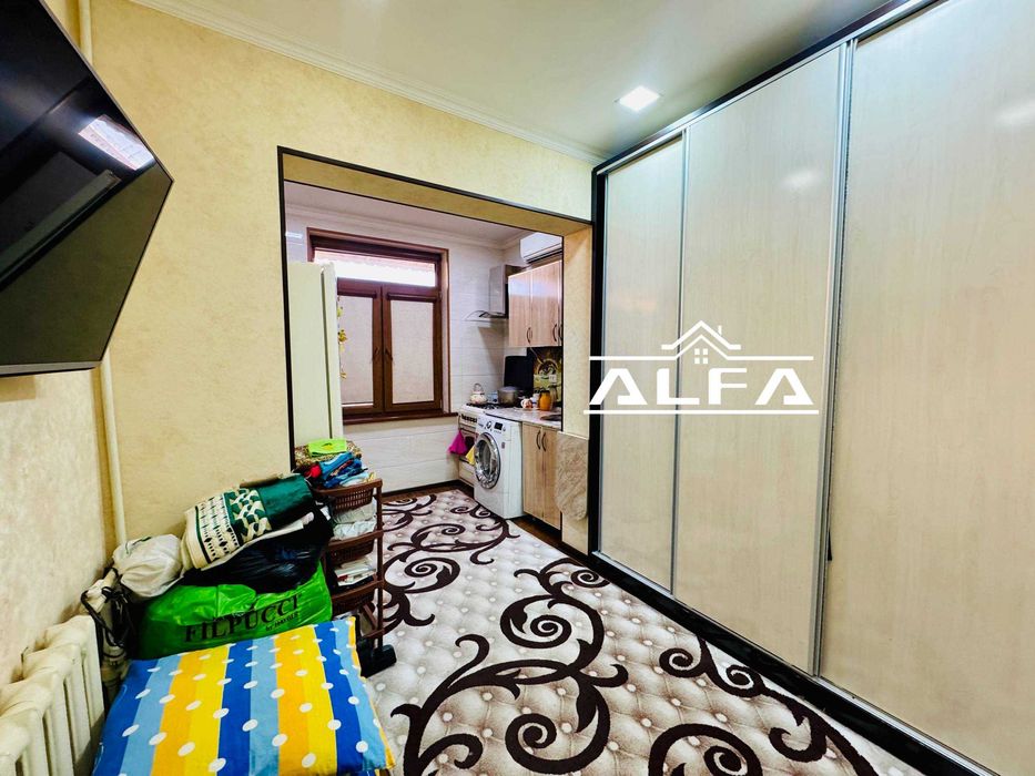 Buxoroda kvartira sotiladi 1 xonali 40m2 3-qavat