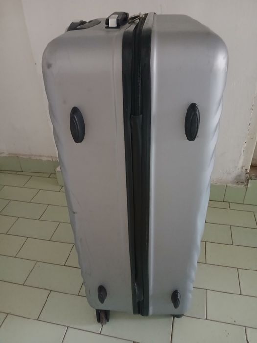 Куфар на колелца