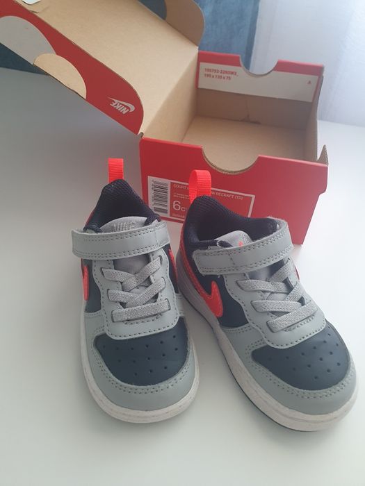 Vand adidasi Nike marimea 22