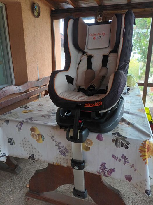Стол за кола с isofix