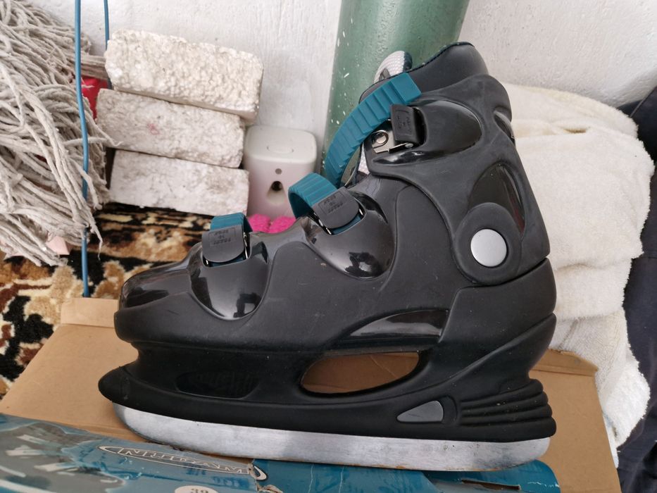 Patine mărimea 37