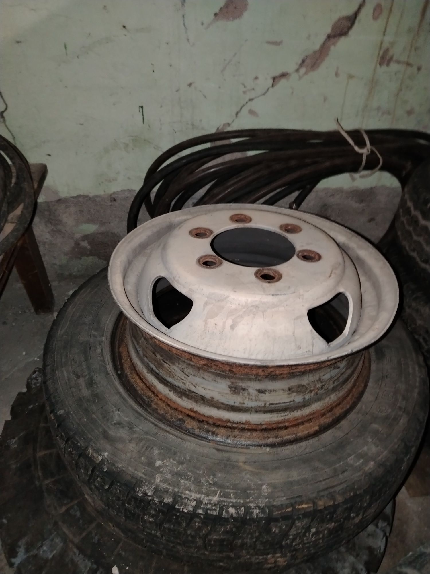 Продаю на Газель шины