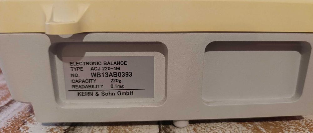 Керн Аналитична везна