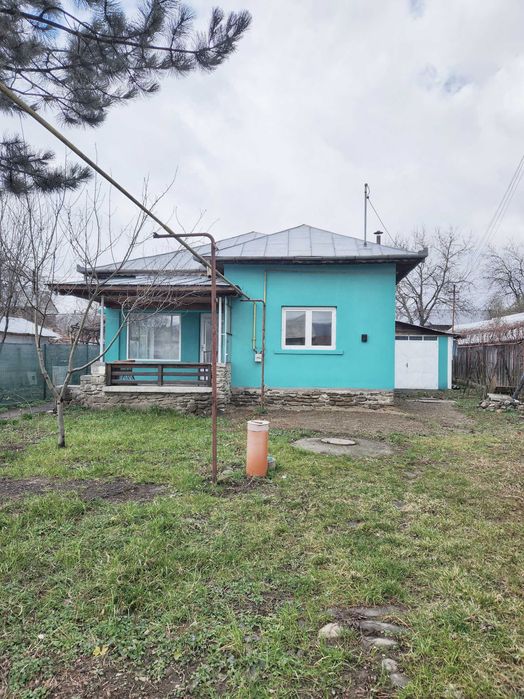 CASA 2 cam, TEREN 545mp si garaj - Valenii de Munte