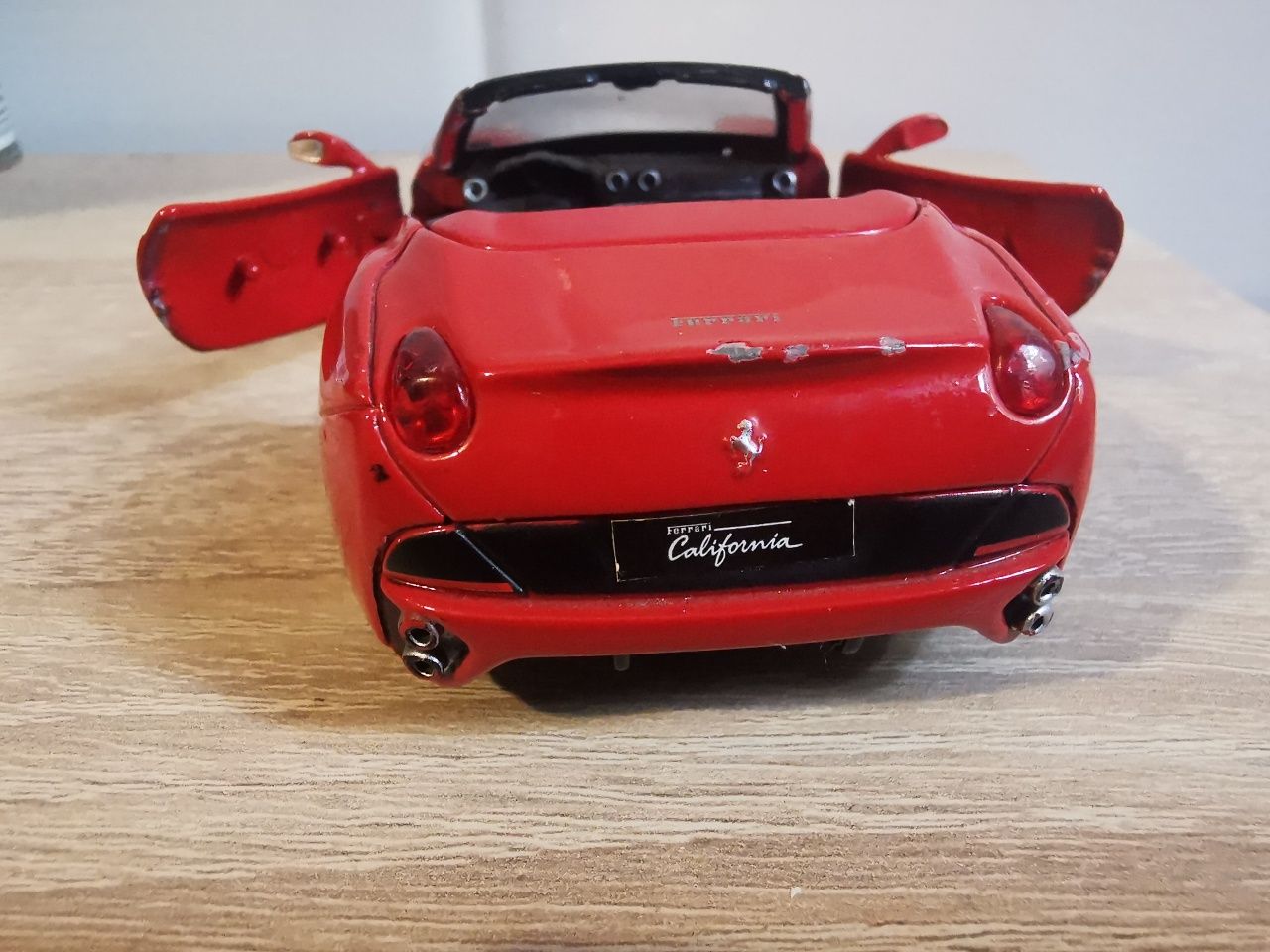 Macheta Ferrari California 1:32