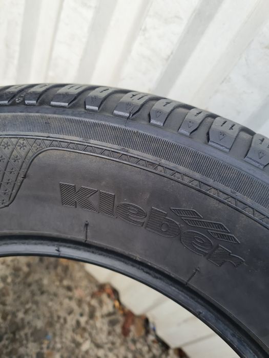 2  Anvelope de iarna *195/65R15*KLEBER*LICHIDARE STOC*75 Lei Buc*