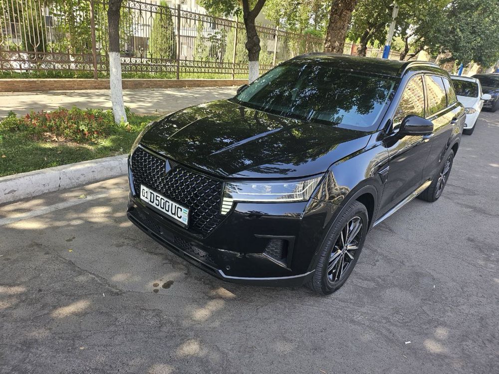 nissan venucia sotiladi