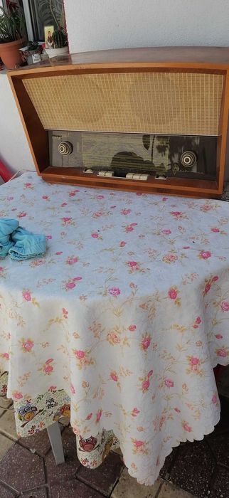 vand  radio   din   vechi  pret  250  lei