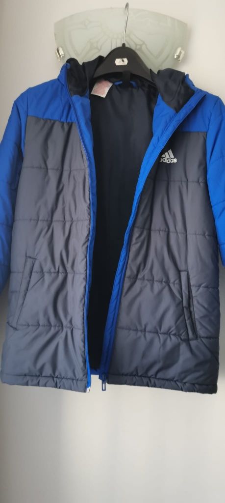 Vând Geaca adidas