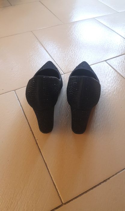 Дамски обувки със дебел ток