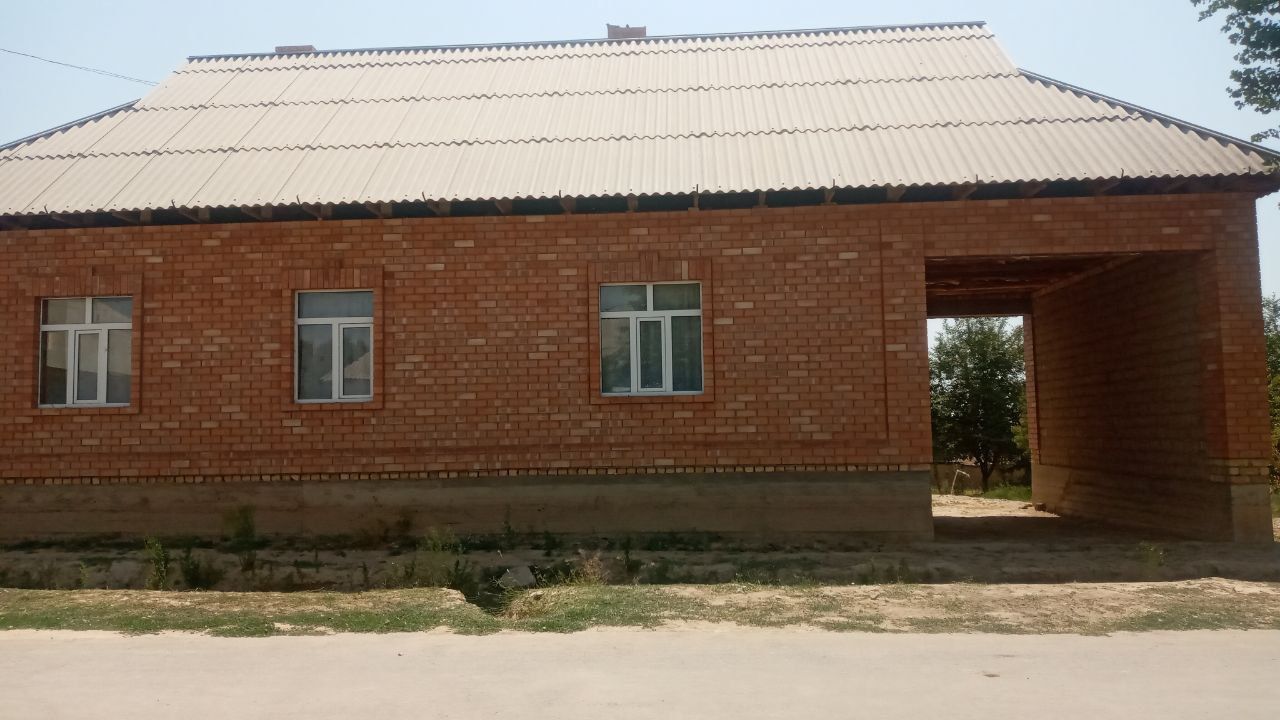Hovli Uy sotiladi