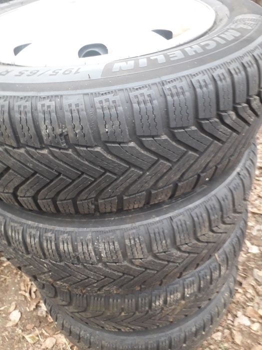 Vand un set de anvelope 195 65 15