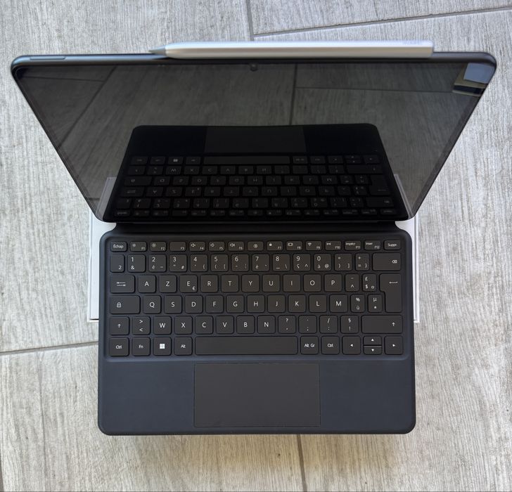 Huawei MateBook E , i3 , 128 GB , 8 GB RAM , Windows 11, ca noua.