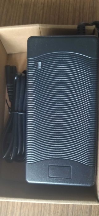 Nou! Încărcător 36v(42v 4a)