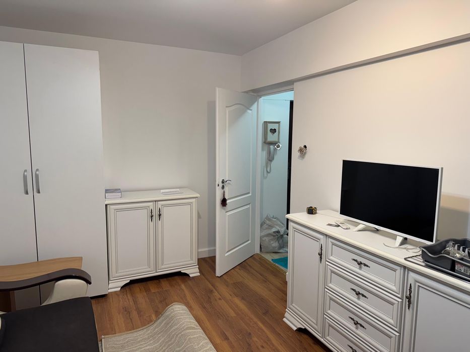 Inchiriez garsoniera