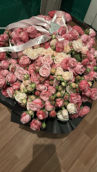 Цветы большой букет покупвли за 115000 , продам за 50000 , торг