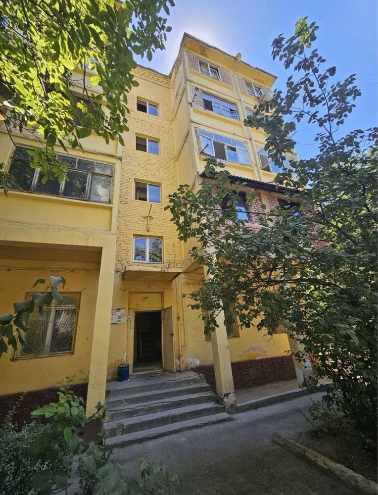 ПРОДАЕТСЯ квартира 1/2/5, 26м2, кирпич, Юнусабад Бадамзар, Тату лицей