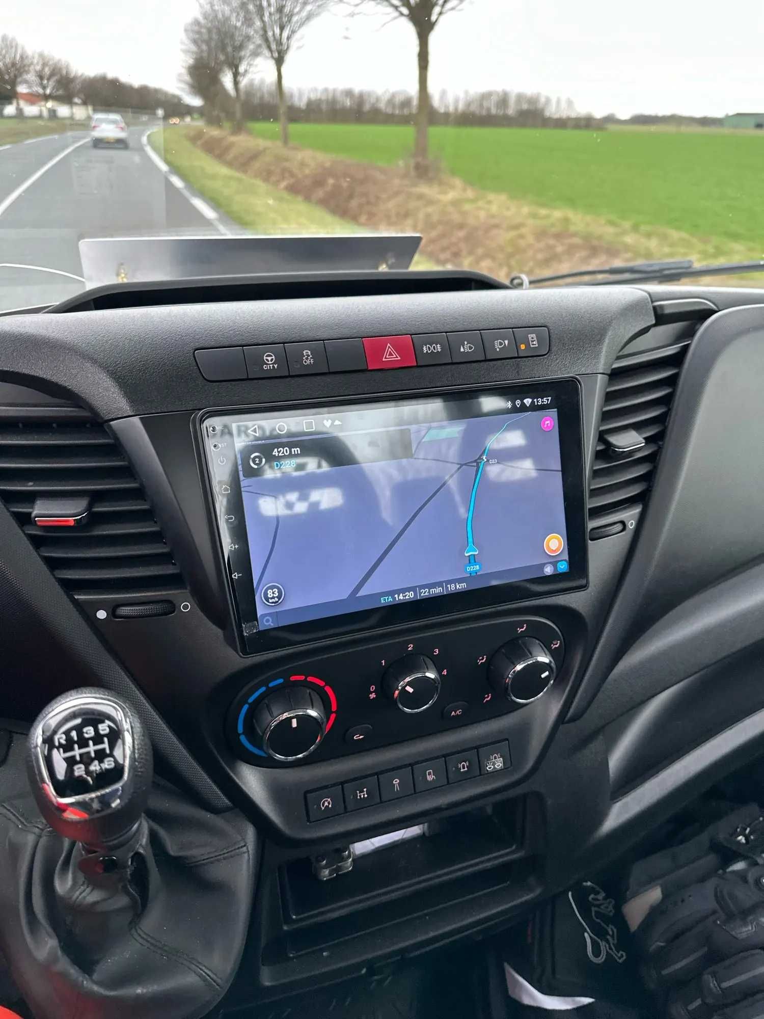 Navigatie Android Iveco Daily - Android 13 , CarPlay , GPS