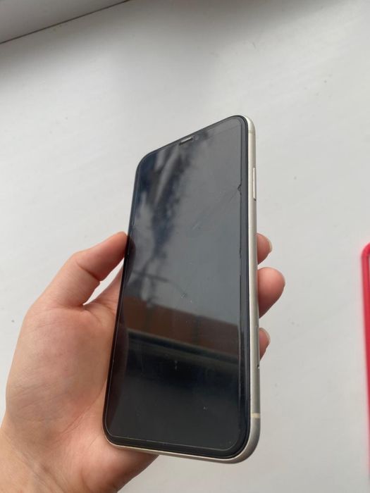 обменяю 11 айфон.