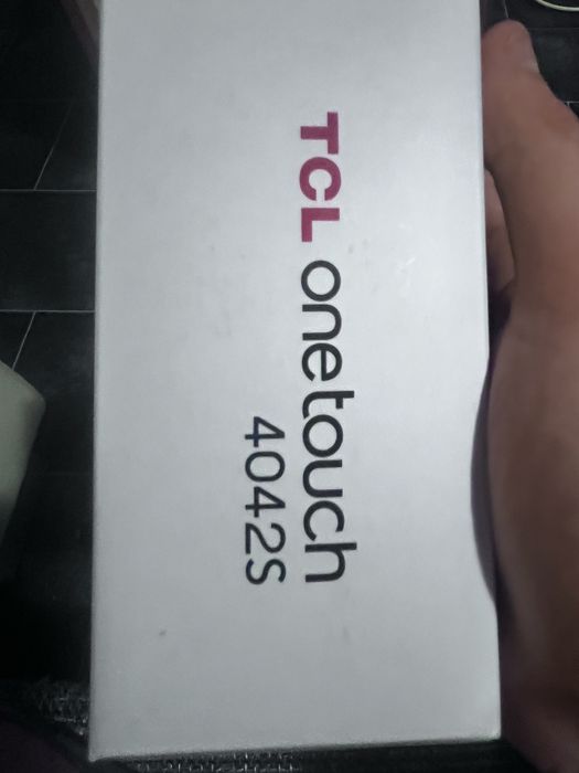 Продавам TCL 4042S