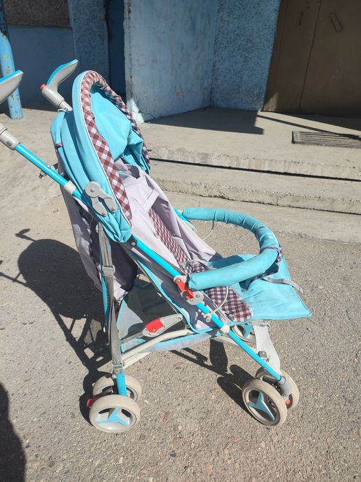 Продам прогулочную коляску