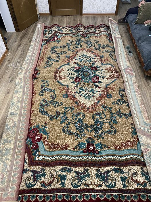 Ковёр размер 3 * 4 м, в хорошем состоянии