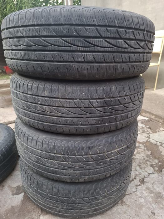 Vand 4 roti Skoda 195/65/15 iarna