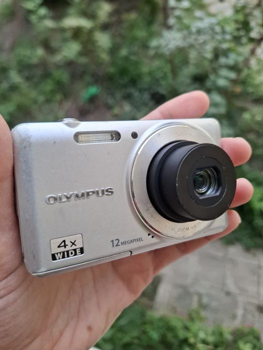 Компактен дигитален фотоапарат Olympus D-700, 12MP, 4 оптичен зум