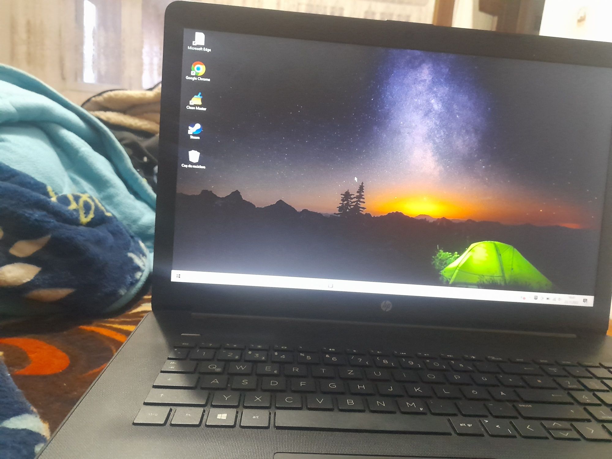 Vând laptop hp în stare