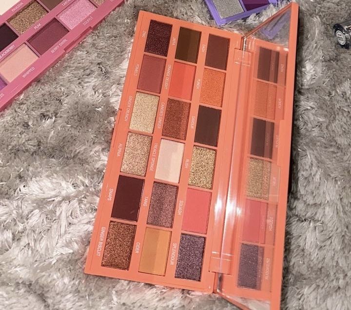 Палетка теней Revolution оригинал новая