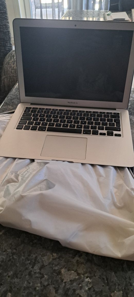 Macbook air 13inch
