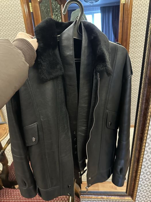 Продам дубленку бомбер натуралка