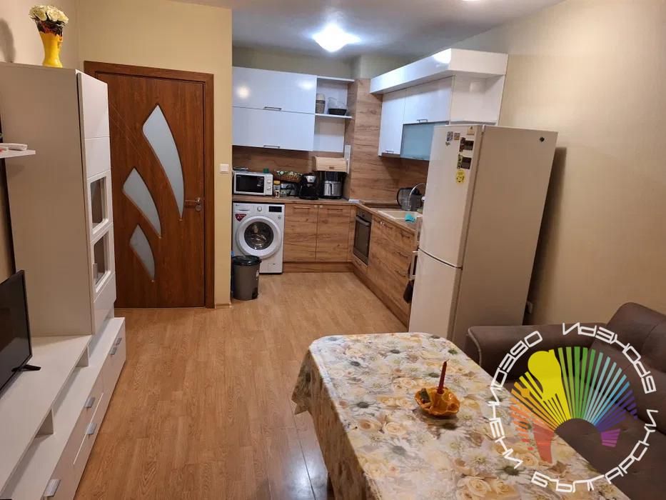 Дава се под наем Двустаен апартамент в Бургас, Славейков - 60 кв.м за 408 € - Снимка #1