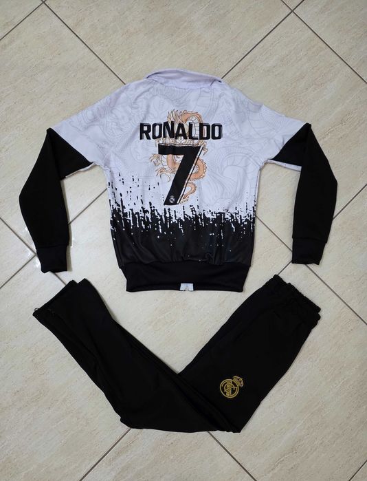 Анцуг Роналдо + Зимна Шапка Реал Мадрид сезон 25/26 Детски комплекти