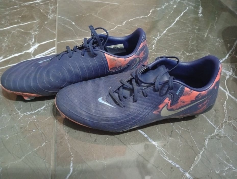 Бутонки и стоножки Nike