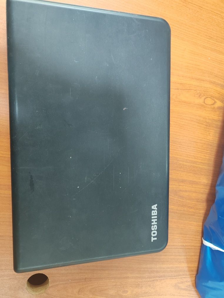 Срочно! Ноутбук Toshiba, б/у, нерабочий